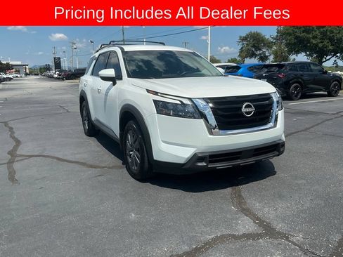 Used 2025 Nissan Pathfinder SV FWD image 7