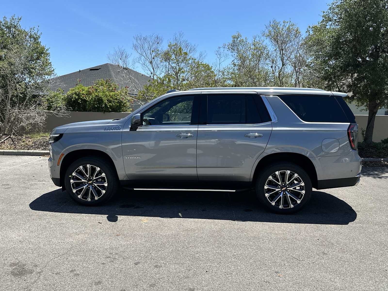 New 2026 Chevrolet Tahoe High Country RWD image 3