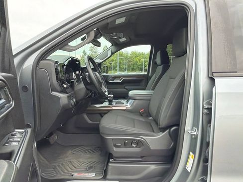 Used 2024 Chevrolet Silverado 1500 LT Trail Boss w/ Convenience Package II AWD/4WD image 33