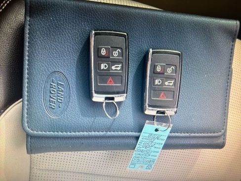 Used 2022 Land Rover Discovery Sport S R-Dynamic image 12