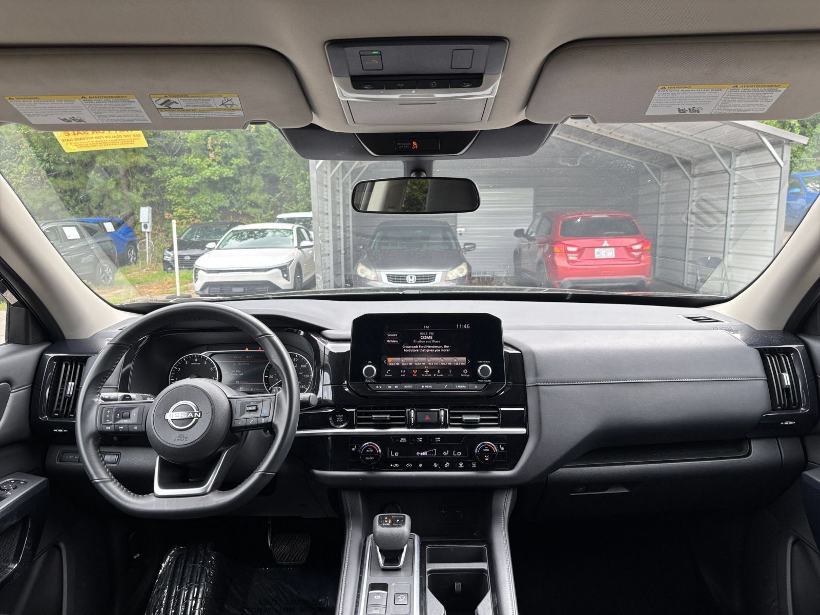 Used 2025 Nissan Pathfinder SV AWD/4WD image 33