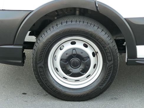 Used 2021 Ford Transit 250 Medium Roof image 11