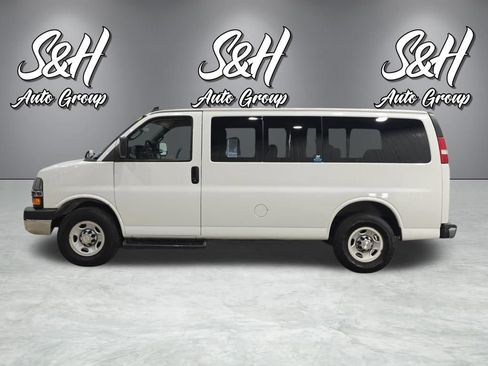 Used 2016 Chevrolet Express 3500 LT w/ LT Preferred Equipment Group RWD image 16