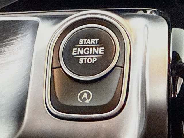 Used 2022 Mercedes-Benz GLB 250 w/ Premium Package Lite image 20