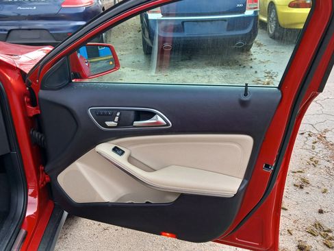 Used 2018 Mercedes-Benz GLA 250 GLA 250 Sport Utility 4D image 17