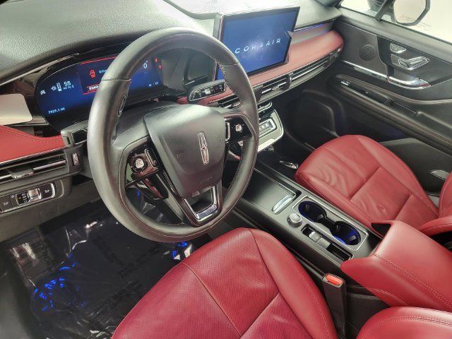 Used 2025 Lincoln Corsair Reserve AWD/4WD image 12