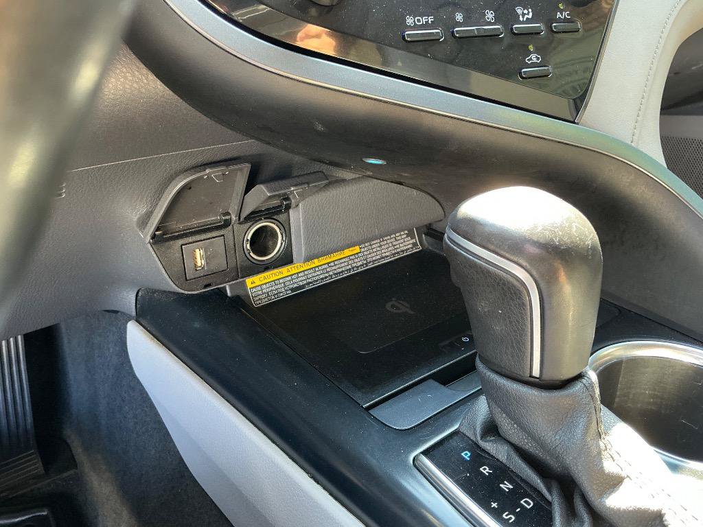 Used 2020 Toyota Camry XSE FWD image 22