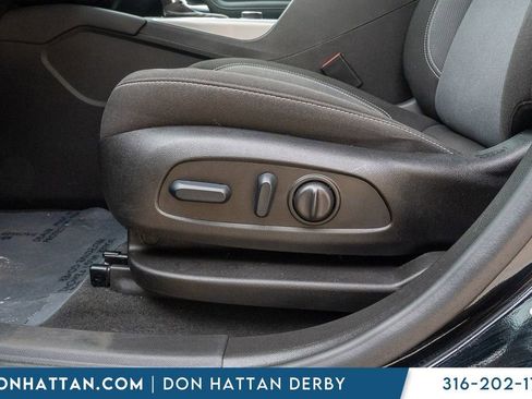 Used 2025 Chevrolet Blazer LT FWD image 18