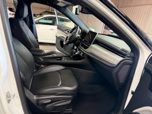 Used 2025 Jeep Compass Limited AWD/4WD image 31