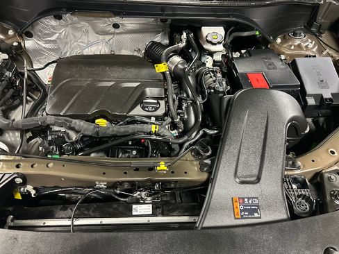 Used 2024 Chevrolet Trax LT w/ Sunroof Package image 27