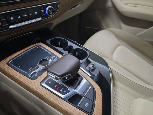 Used 2017 Audi Q7 3.0T Premium Plus w/ Premium Plus Package image 26