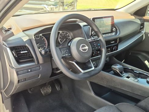 Used 2022 Nissan Rogue SV AWD/4WD image 34