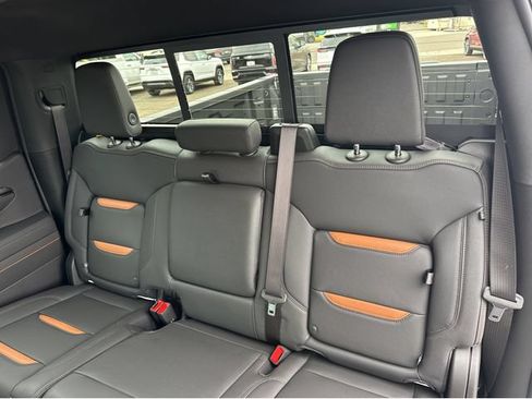 New 2026 GMC Sierra 1500 AT4 w/ AT4 Premium Package AWD/4WD image 16