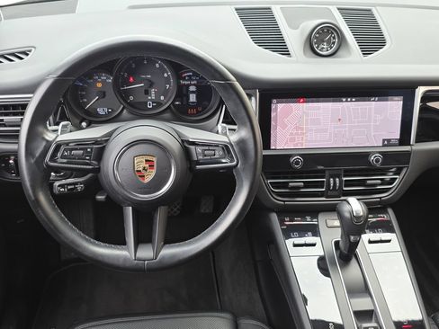 Used 2024 Porsche Macan AWD/4WD image 10