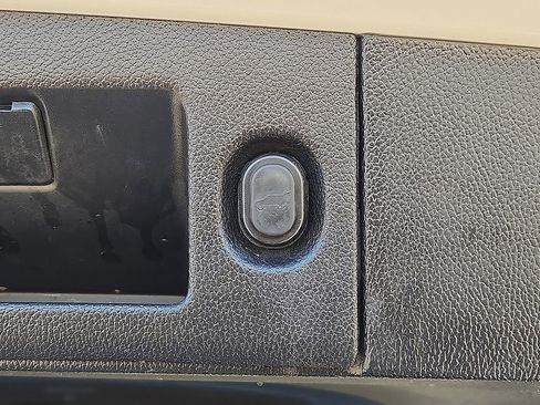 Used 2020 GMC Yukon XL Denali image 16