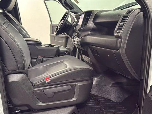 Used 2022 RAM 2500 Tradesman w/ Chrome Appearance Group image 18