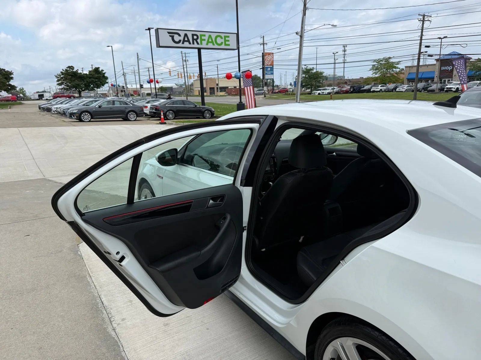Used 2017 Volkswagen Jetta GLI FWD image 17