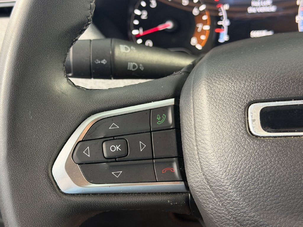Used 2024 Jeep Compass Latitude AWD/4WD image 24