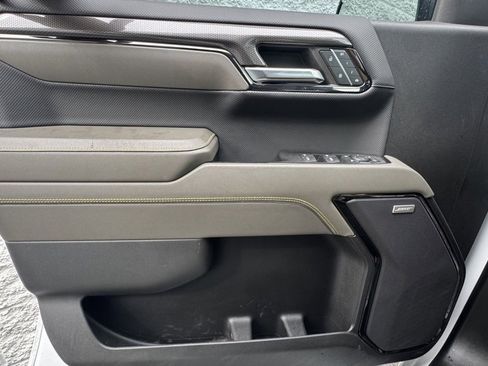 Used 2024 Chevrolet Silverado 1500 ZR2 w/ Technology Package image 25