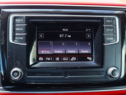 Used 2018 Volkswagen Beetle 2.0T SE image 49