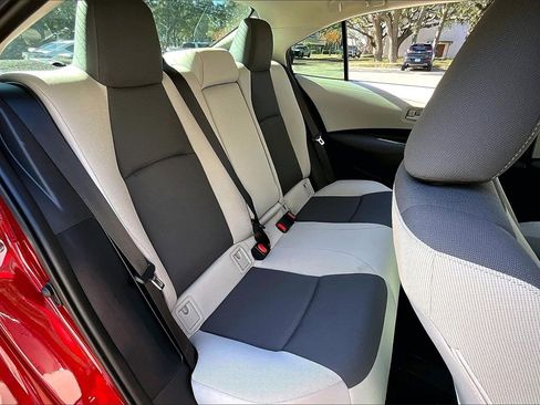 Used 2025 Toyota Corolla LE image 22