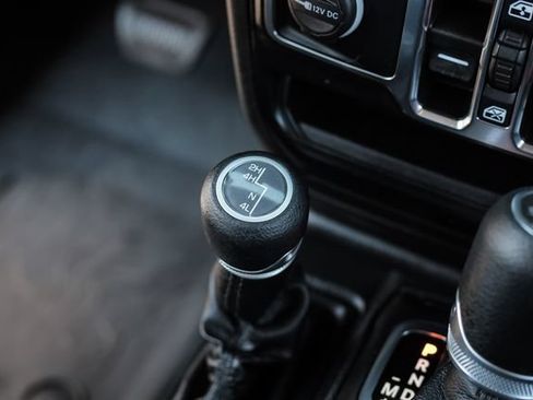 Used 2022 Jeep Wrangler Unlimited Sport AWD/4WD image 59