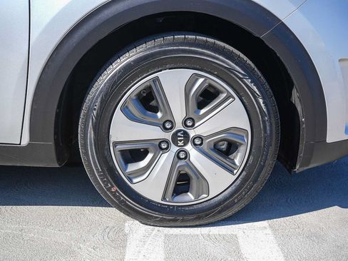 Used 2019 Kia Niro LX FWD image 11