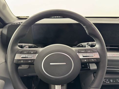 Used 2025 Hyundai Kona Limited image 31