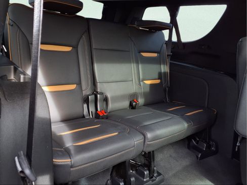 Used 2022 GMC Yukon XL AT4 image 25