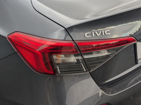 Used 2023 Honda Civic Touring image 13