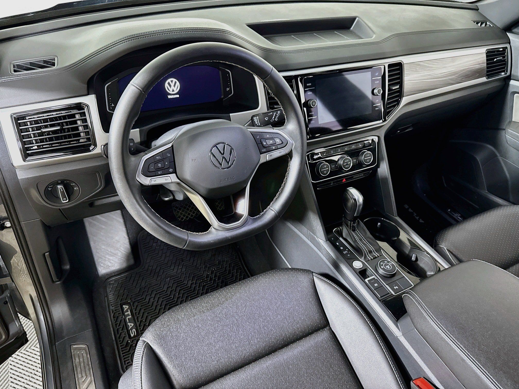Used 2023 Volkswagen Atlas Cross Sport SE w/ Panoramic Sunroof Package AWD/4WD image 12