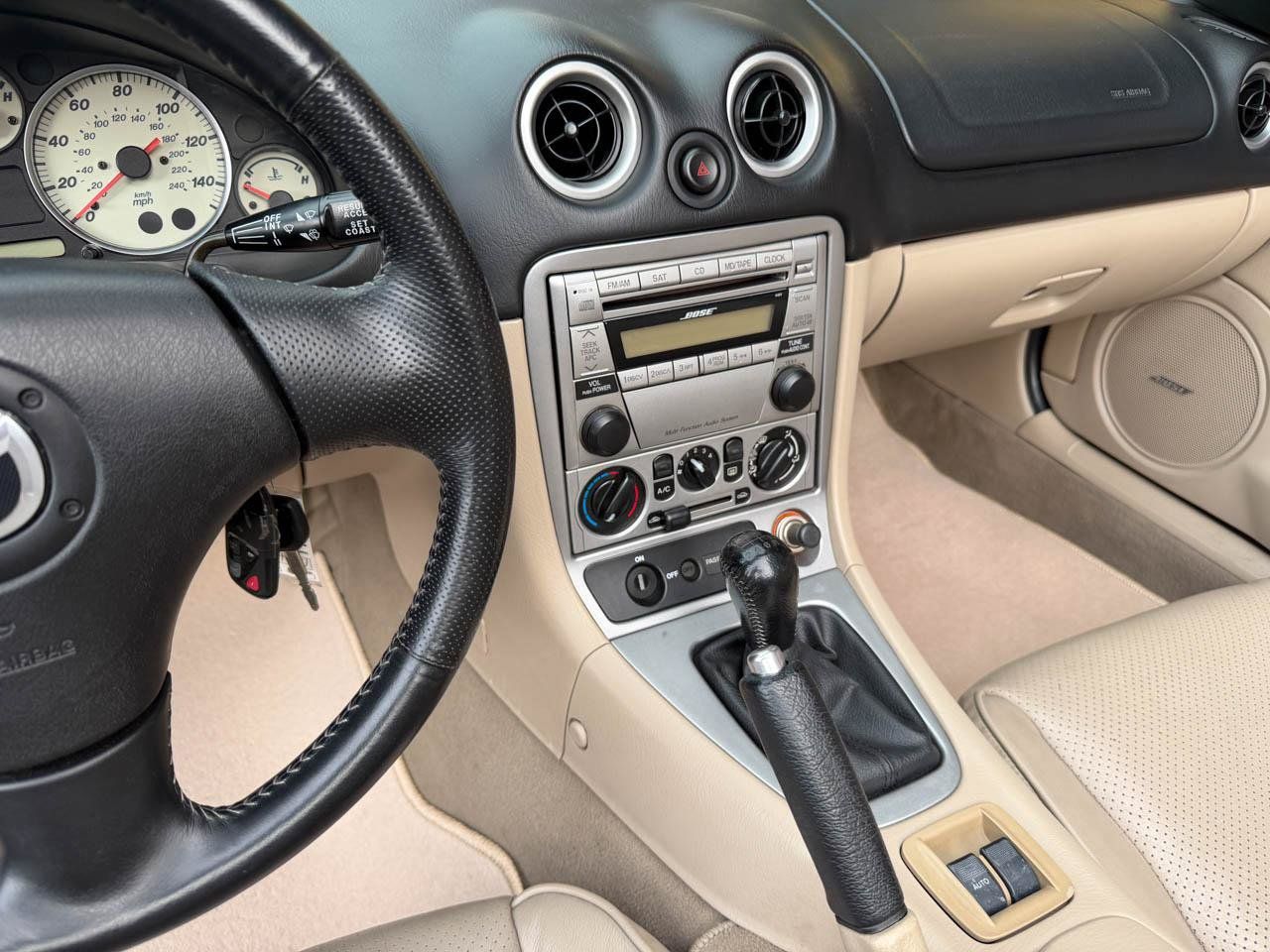 Used 2004 MAZDA MX-5 Miata LS RWD image 23