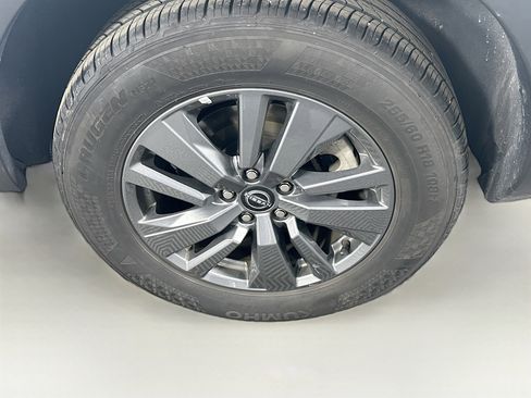 Used 2024 Nissan Pathfinder SV image 11