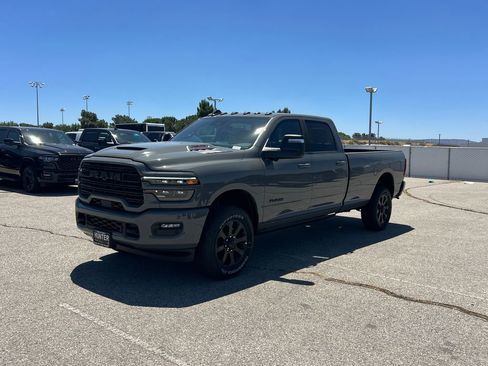 New 2026 RAM 2500 Laramie AWD/4WD image 2