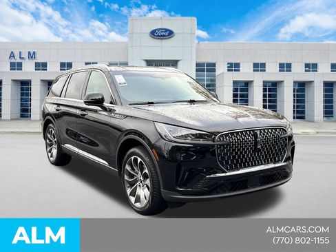 Used 2025 Lincoln Aviator Reserve AWD/4WD image 4