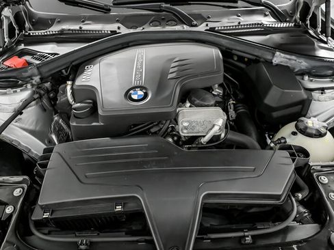 Used 2018 BMW 320i xDrive Sedan image 16