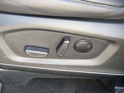 Used 2023 Ford Explorer XLT w/ Equipment Group 202A AWD/4WD image 37