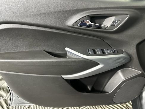 Used 2024 Chevrolet Trax RS w/ Driver Confidence Package FWD image 22