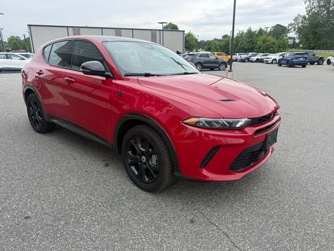 Used 2024 Dodge Hornet R/T Plus w/ R/T Blacktop Package AWD/4WD image 8