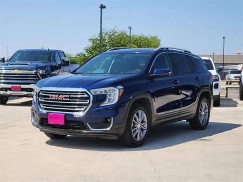 Used 2023 GMC Terrain SLT image 3
