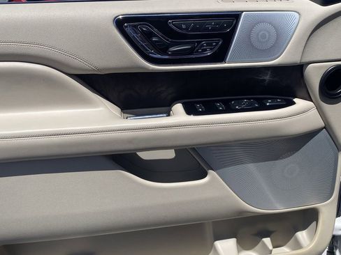 Used 2019 Lincoln Navigator L Reserve AWD/4WD image 22