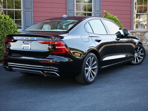 Used 2021 Volvo S60 T5 Momentum AWD/4WD image 5