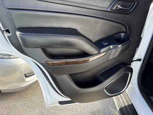 Used 2015 Chevrolet Tahoe LT RWD image 17