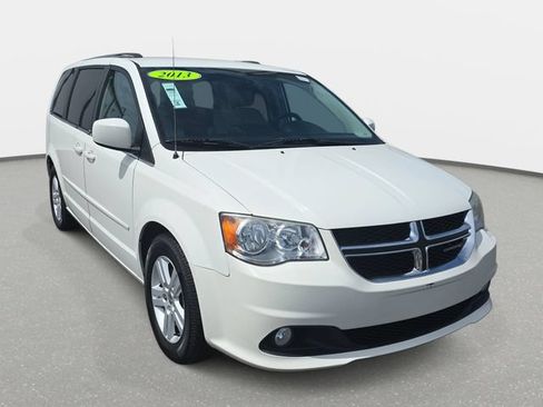 Used 2013 Dodge Grand Caravan Crew FWD image 3