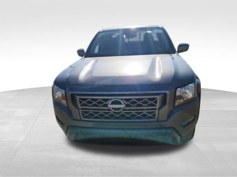 Certified 2024 Nissan Frontier SV w/ Technology Package image 6