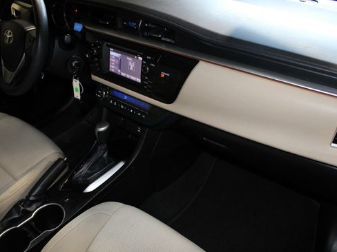 Used 2016 Toyota Corolla LE image 23