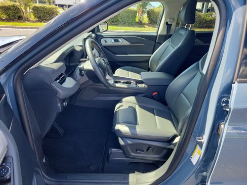 Certified 2025 Ford Explorer Active w/ Active Comfort Package AWD/4WD image 19