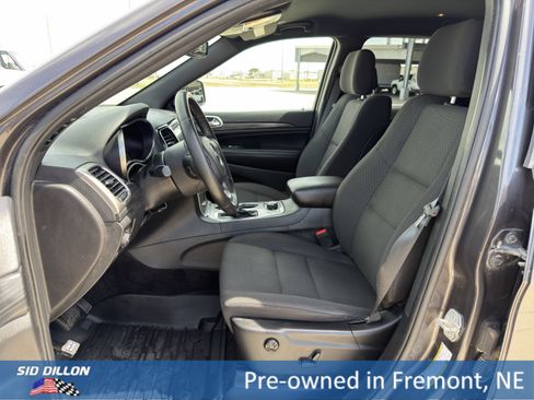 Used 2019 Jeep Grand Cherokee Laredo w/ Security & Convenience Group image 13