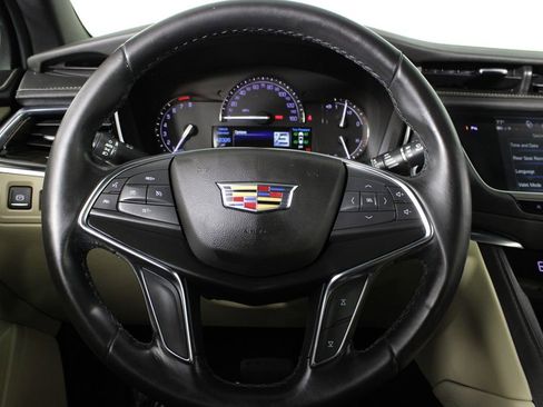 Used 2019 Cadillac XT5 FWD image 24