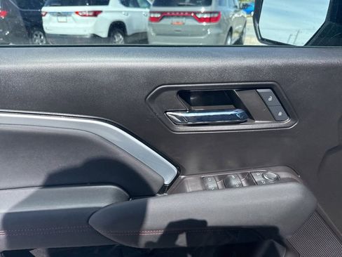 Used 2024 Chevrolet Colorado Z71 w/ Z71 Convenience Package 2 AWD/4WD image 19